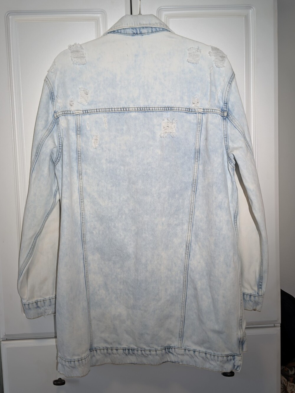 We The free, Light Wash, Long, Distressed, Trucker Denim Jacket - Women M/L - Picture 4 of 12